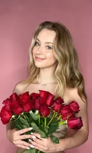 Lena Polanski (@yourpolishangel) OnlyFans exclusive creator profile photo