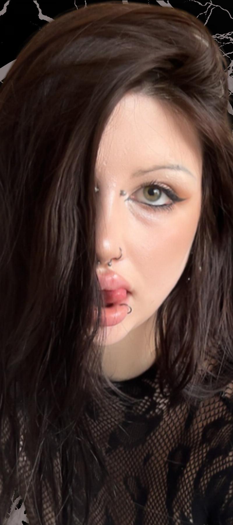 Vex Kira OnlyFans Profile