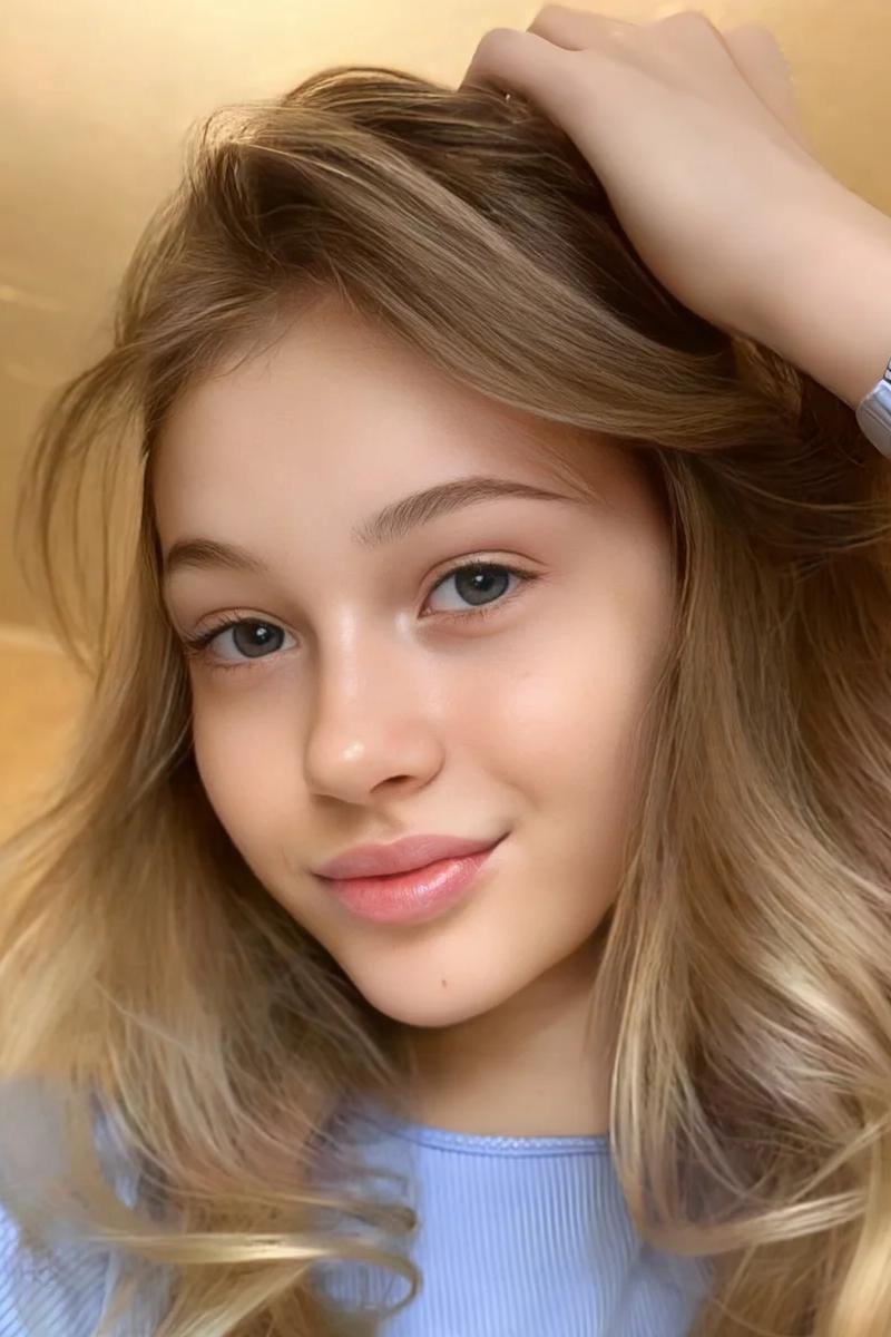 Small LEILA OnlyFans Profile