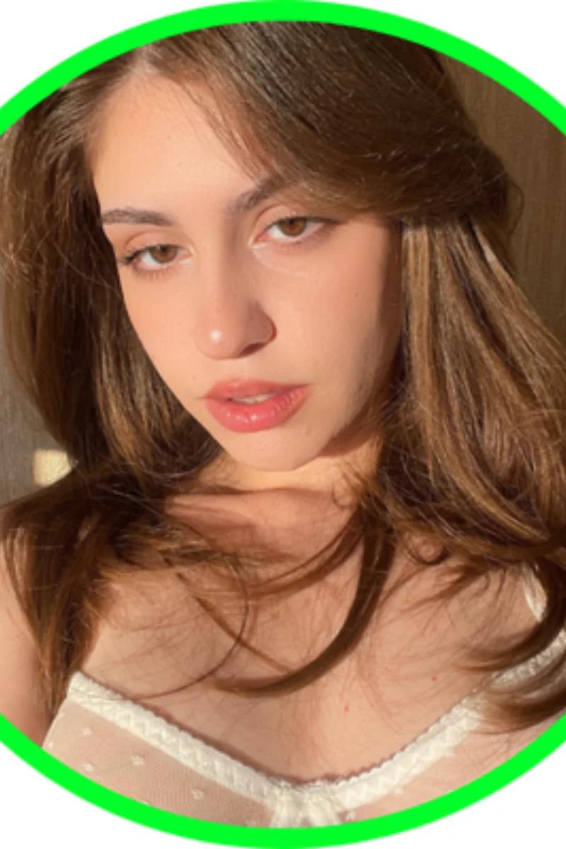 𝐸𝓂𝒾𝓁𝓎 OnlyFans Profile