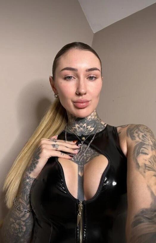 Roxy SWEET DOMINATION 🟢 NEW OnlyFans Profile